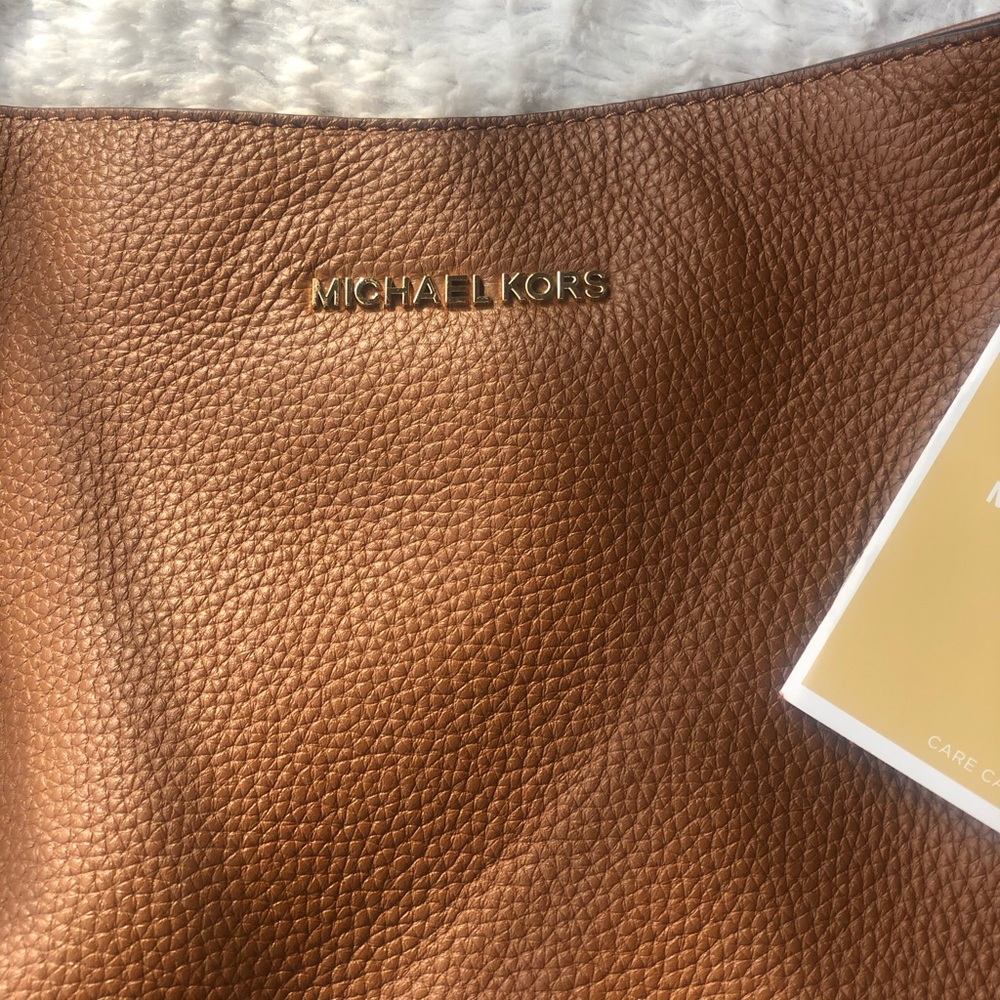 Michael Kors - Picture 2 of 7